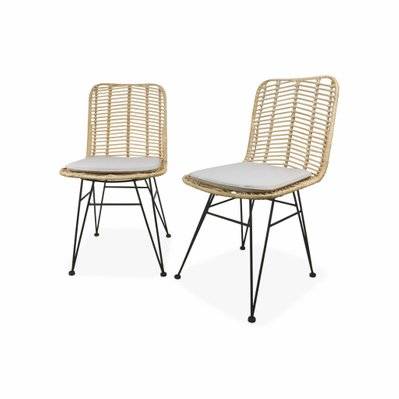 Deux chaises en rotin naturel et métal. coussins beiges - Cahya - 3760350654281 - 3760350654281