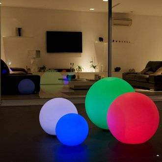 Boule lumineuse sans fil flottante LED BOBBY C60 Multicolore Polyéthylène D60CM